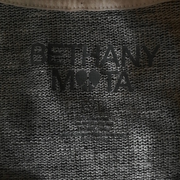 Bethany Mota gray lightweight top - Picture 4 of 4